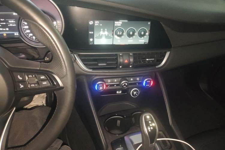 Used Alfa Romeo Giulia 2022 2.0T 280HP Ti Driving Edition Audio And AC Panel