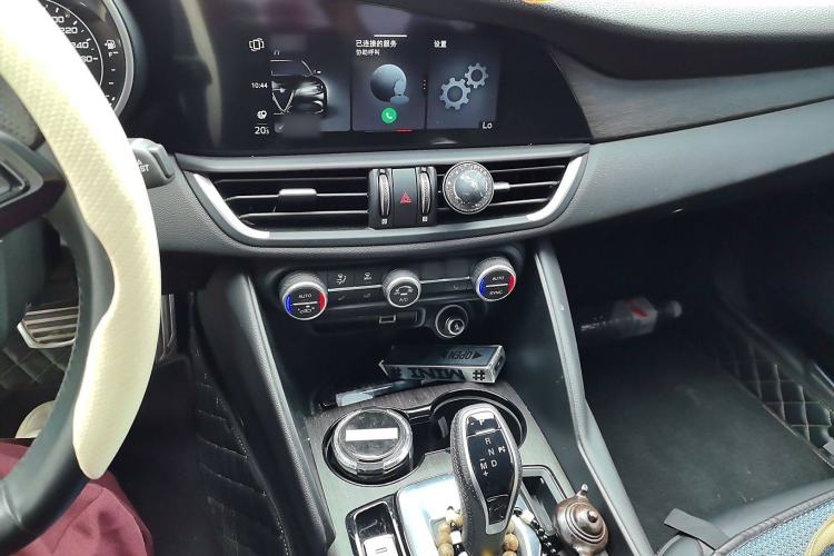 Used Alfa Romeo Giulia 2022 2.0T 280HP Ti Driving Edition Audio And AC Panel
