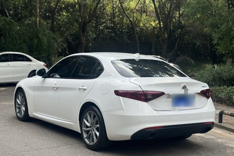 Used Alfa Romeo Giulia 2022 2.0T 280HP Ti Driving Edition Exterior 1
