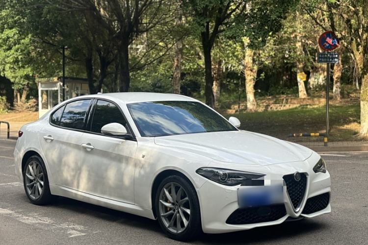 Used Alfa Romeo Giulia 2022 2.0T 280HP Ti Driving Edition Exterior 2
