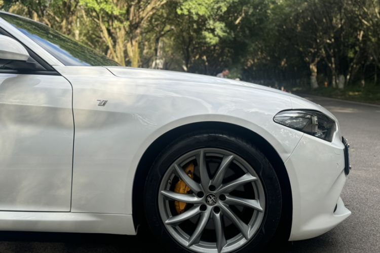 Used Alfa Romeo Giulia 2022 2.0T 280HP Ti Driving Edition Exterior 3