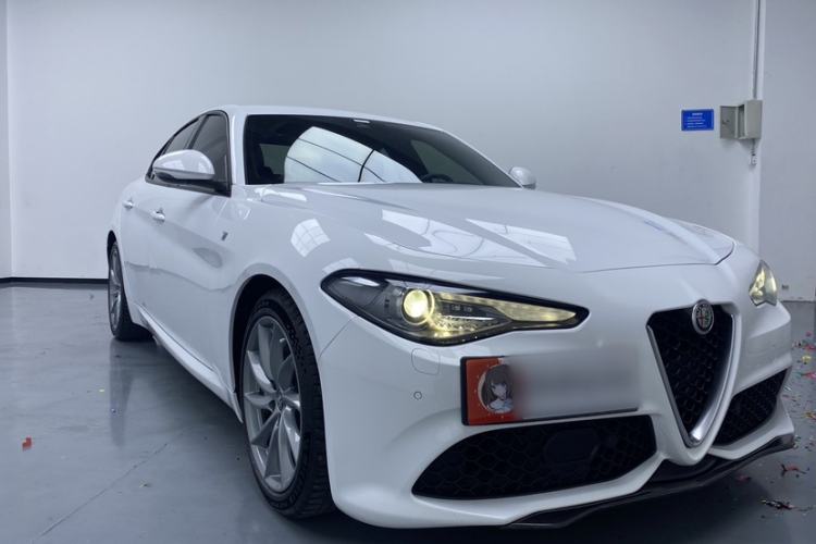 Used Alfa Romeo Giulia 2022 2.0T 280HP Ti Driving Edition Exterior 5