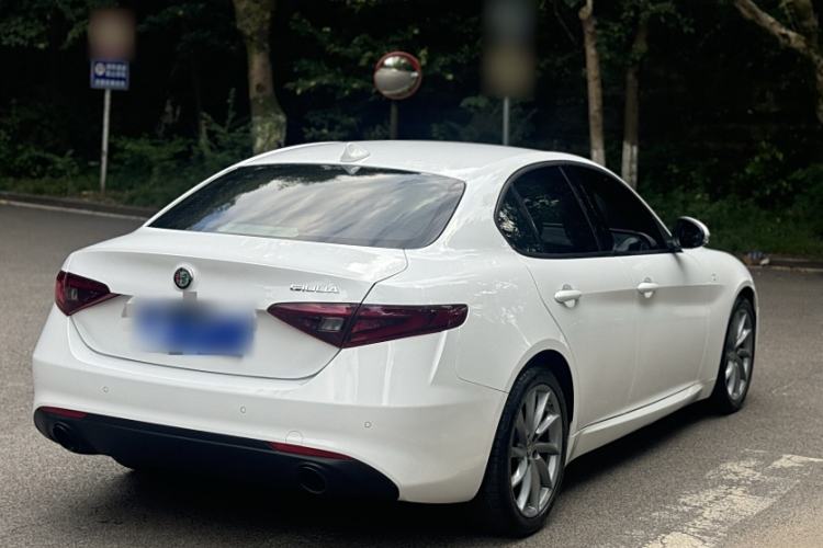 Used Alfa Romeo Giulia 2022 2.0T 280HP Ti Driving Edition Exterior 5