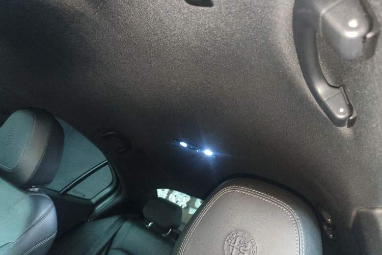 Used Alfa Romeo Giulia 2022 2.0T 280HP Ti Driving Edition Headliner