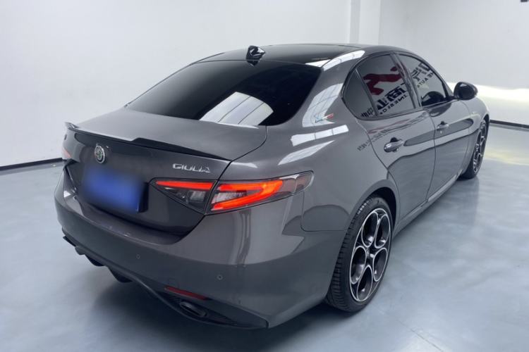 Used Alfa Romeo Giulia 2023 2.0T 280HP Track Edition Exterior 10