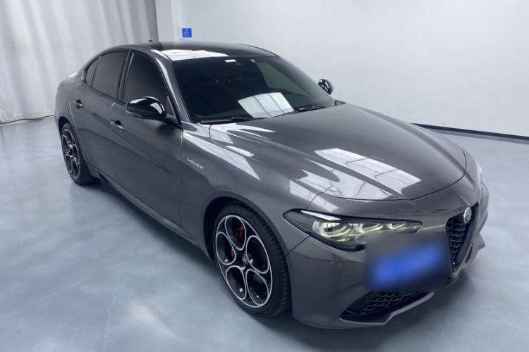 Used Alfa Romeo Giulia 2023 2.0T 280HP Track Edition Exterior 3