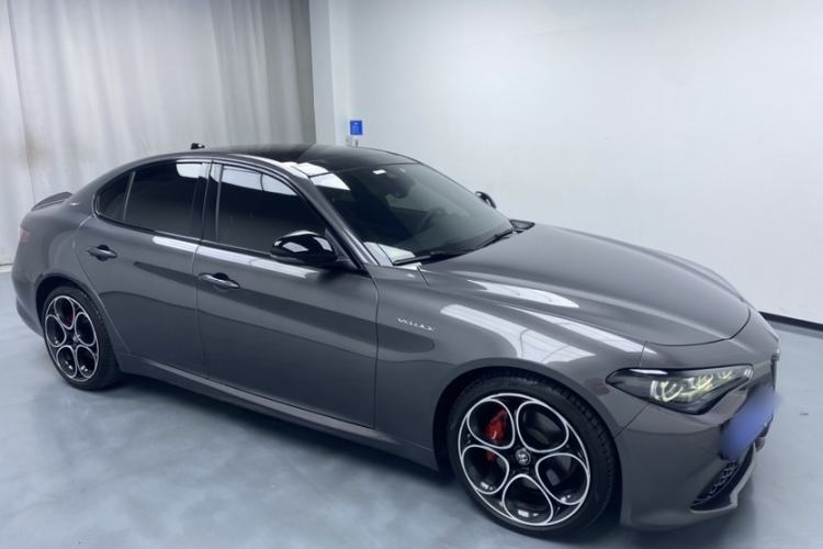 Used Alfa Romeo Giulia 2023 2.0T 280HP Track Edition Exterior 4
