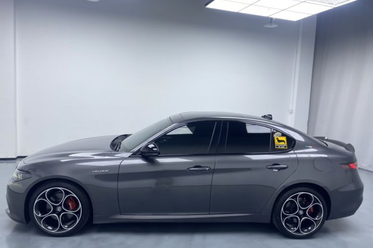 Used Alfa Romeo Giulia 2023 2.0T 280HP Track Edition Exterior 6