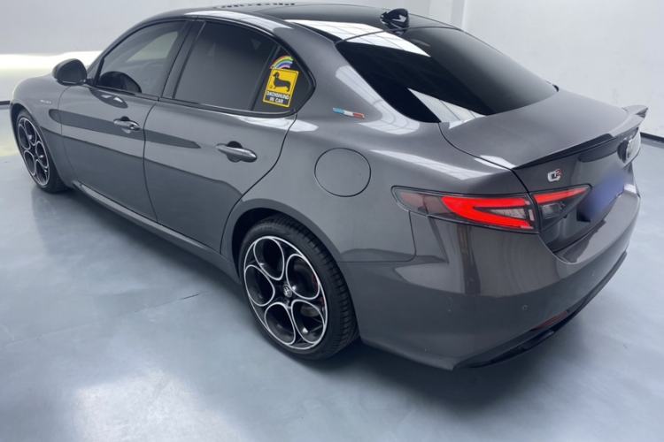 Used Alfa Romeo Giulia 2023 2.0T 280HP Track Edition Exterior 7