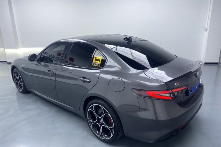 Used Alfa Romeo Giulia 2023 2.0T 280HP Track Edition Exterior 8