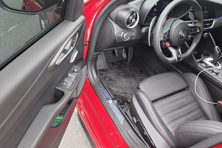 Used Alfa Romeo Giulia 2023 2.9T V6 520HP Four-Leaf Clover Edition Driver Seat