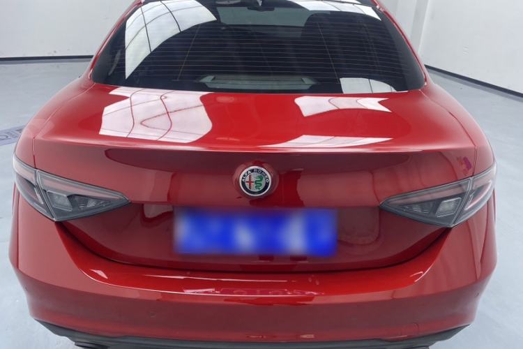Used Alfa Romeo Giulia 2023 2.0T 280HP Longitudinal Engine Version Exterior 3