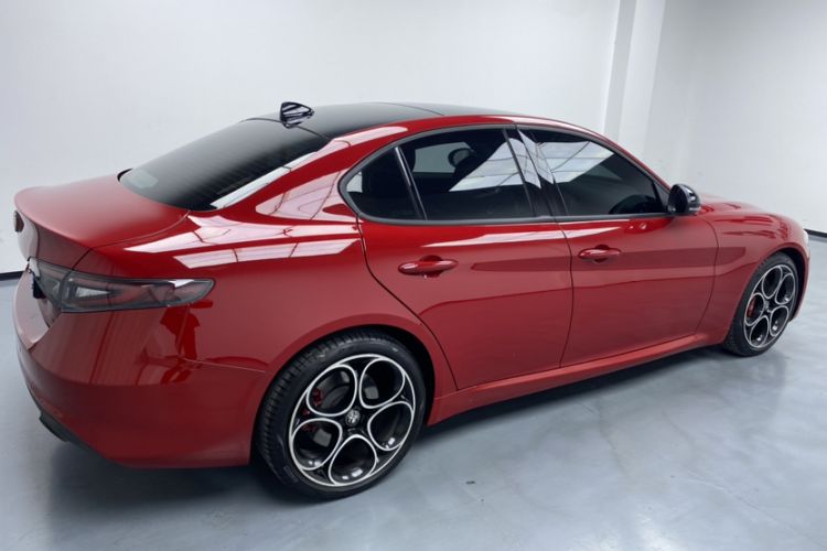 Used Alfa Romeo Giulia 2023 2.0T 280HP Longitudinal Engine Version Exterior 5