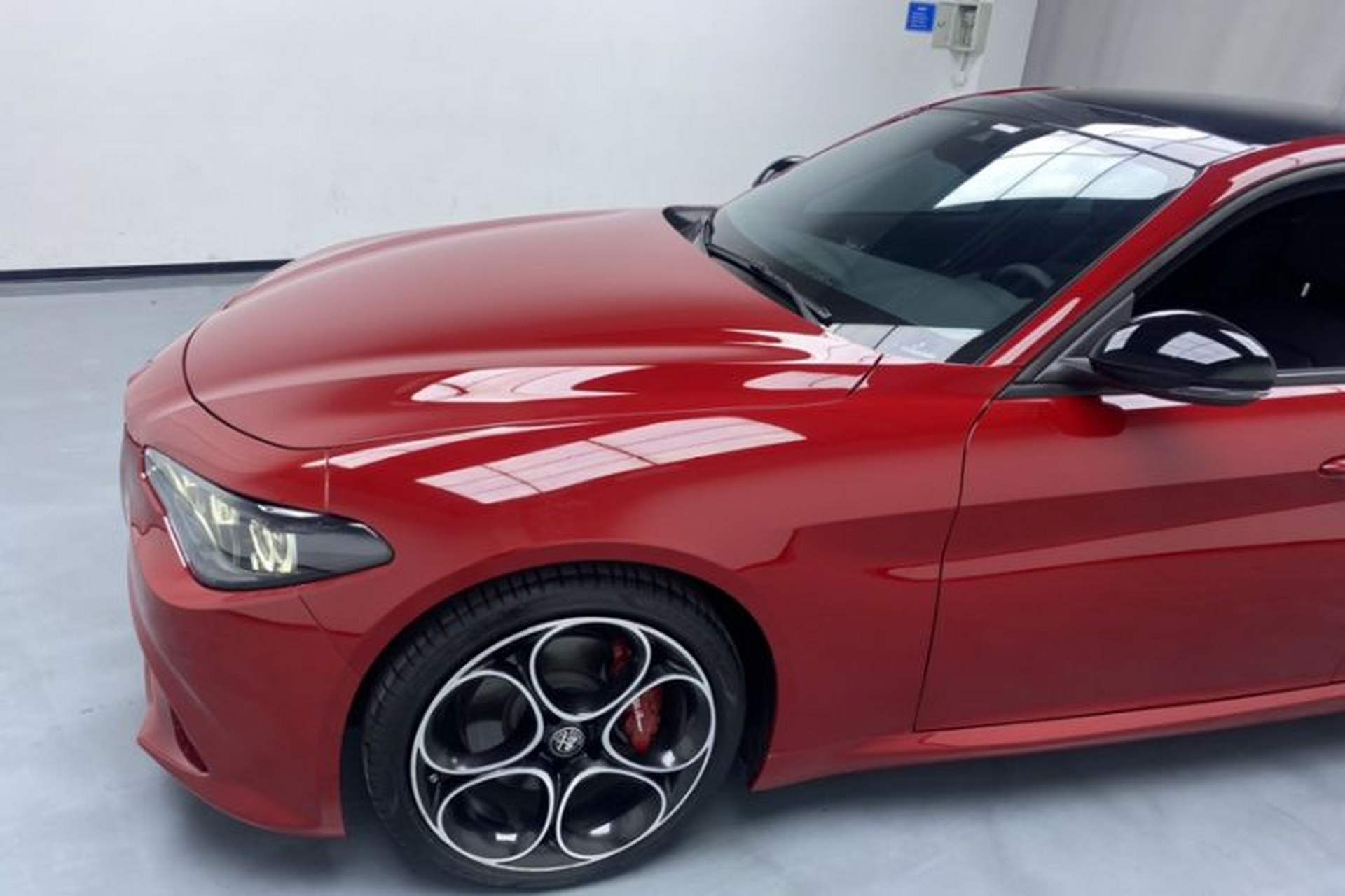 Used Alfa Romeo Giulia 2023 2.0T 280HP Longitudinal Engine Version Exterior 6
