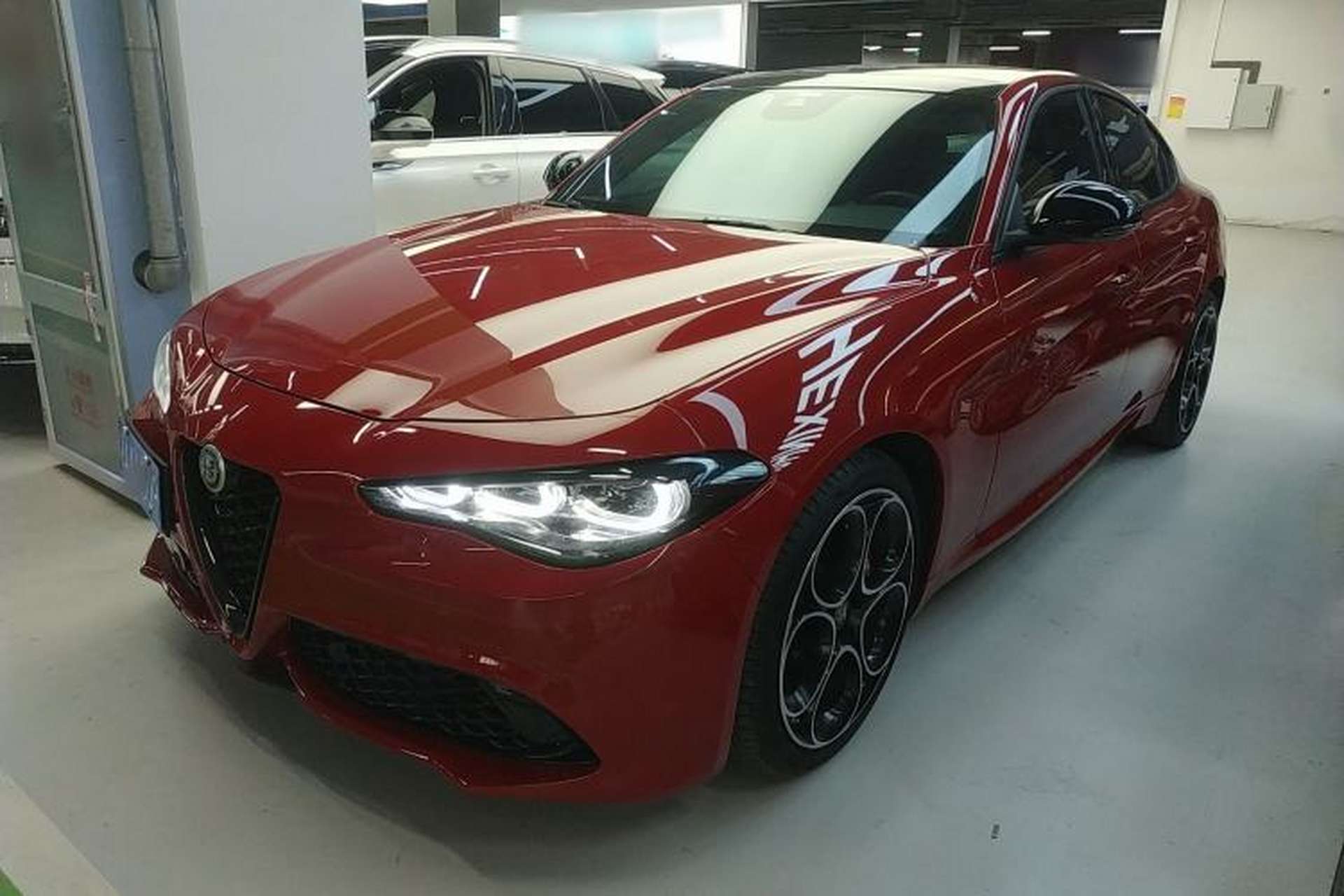 Used Alfa Romeo Giulia 2023 2.0T 280HP Longitudinal Engine Version Front Left 45 Deg