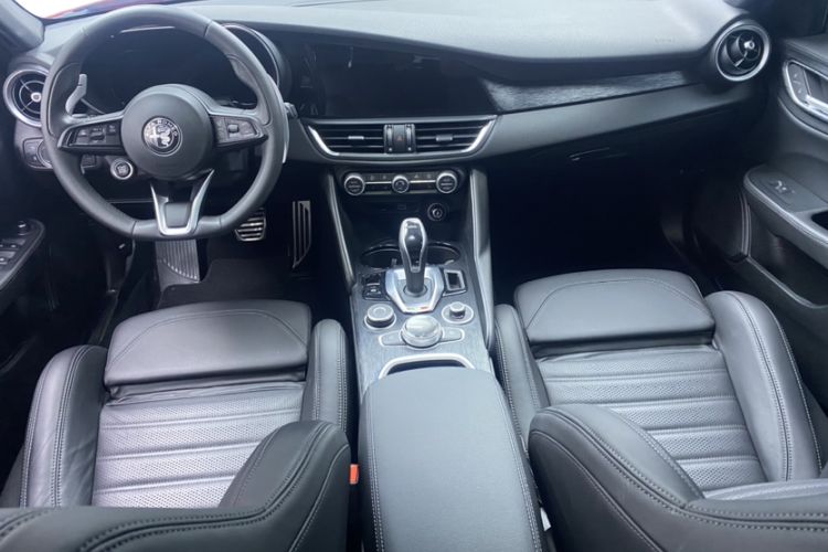 Used Alfa Romeo Giulia 2023 2.0T 280HP Longitudinal Engine Version Interior 1