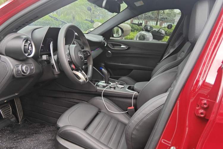 Used Alfa Romeo Giulia 2023 2.9T V6 520HP Four-Leaf Clover Edition Left Front Seat