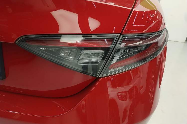Used Alfa Romeo Giulia 2023 2.0T 280HP Longitudinal Engine Version Right Rear Taillight