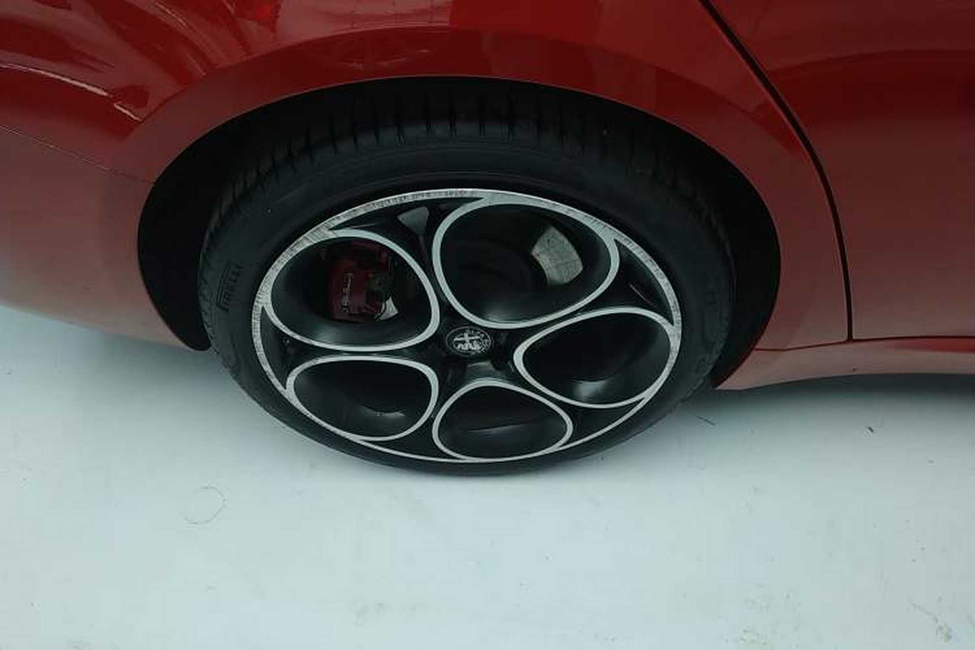 Used Alfa Romeo Giulia 2023 2.0T 280HP Longitudinal Engine Version Right Rear Wheel Hub