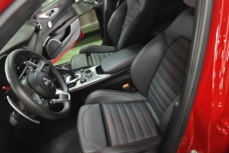 Used Alfa Romeo Giulia 2024 2.0T 280HP Tributo Italiano Legend Tribute Edition Left Front Seat