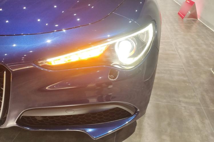 Used Alfa Romeo Stelvio 2017 2.0T 200HP Luxury Edition Left Front Headlight