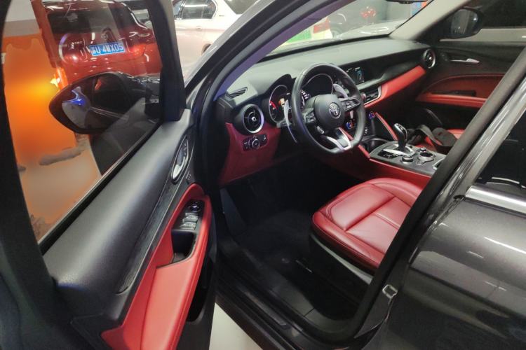 Used Alfa Romeo Stelvio 2021 2.0T 280HP Luxury Edition Driver Seat