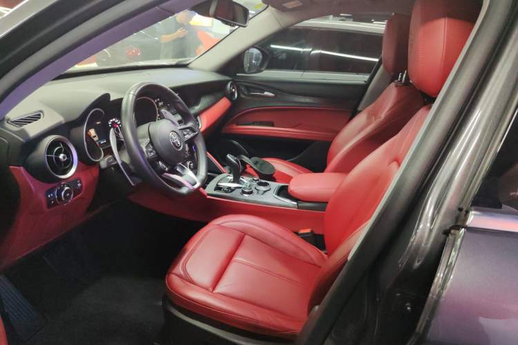 Used Alfa Romeo Stelvio 2021 2.0T 280HP Luxury Edition Left Front Seat