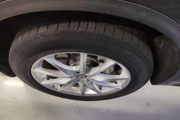 Used Alfa Romeo Stelvio 2021 2.0T 280HP Luxury Edition Left Front Wheel Hub