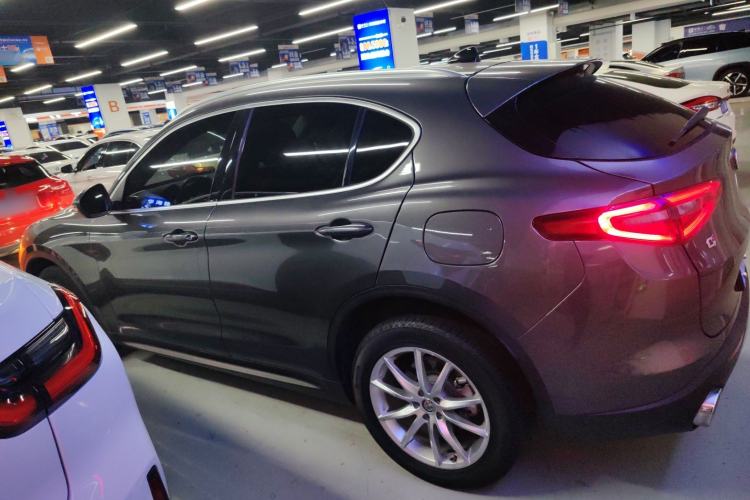 Used Alfa Romeo Stelvio 2021 2.0T 280HP Luxury Edition Left Side