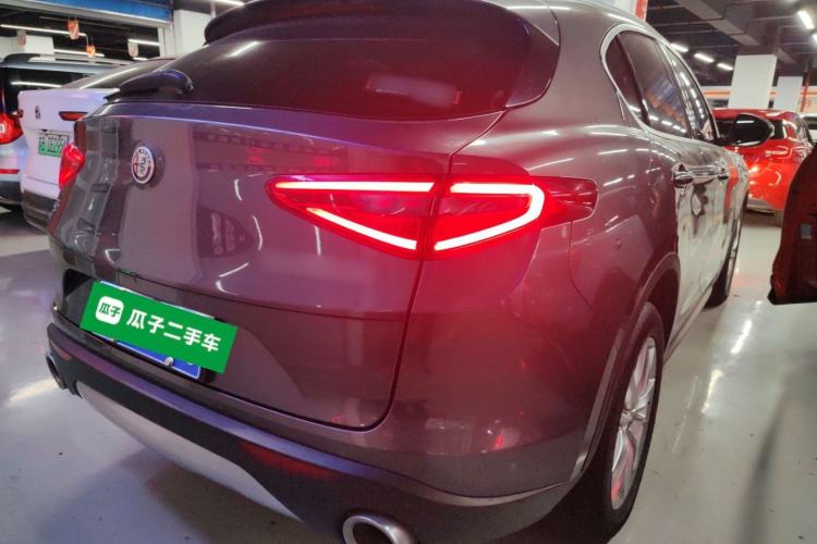 Used Alfa Romeo Stelvio 2021 2.0T 280HP Luxury Edition Rear Right 45 Deg