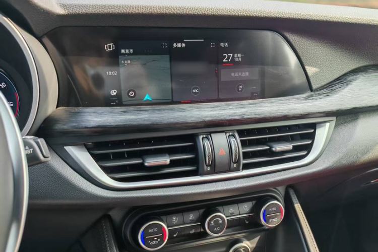 Used Alfa Romeo Stelvio 2023 2.0T 280HP Sprint Zongqing Version Audio And AC Panel