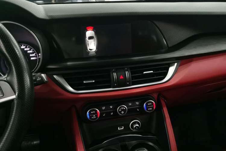 Used Alfa Romeo Stelvio 2017 2.0T 200HP Elite Edition Audio And AC Panel