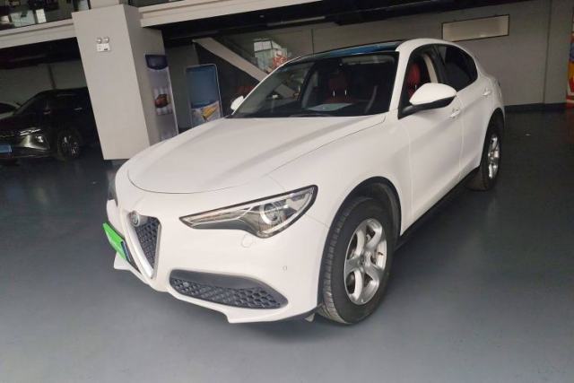 Ojetý Alfa Romeo Stelvio 2017 2.0T 200HP Elite Edition
