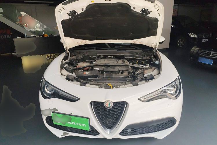 Used Alfa Romeo Stelvio 2017 2.0T 200HP Elite Edition Engine Bay