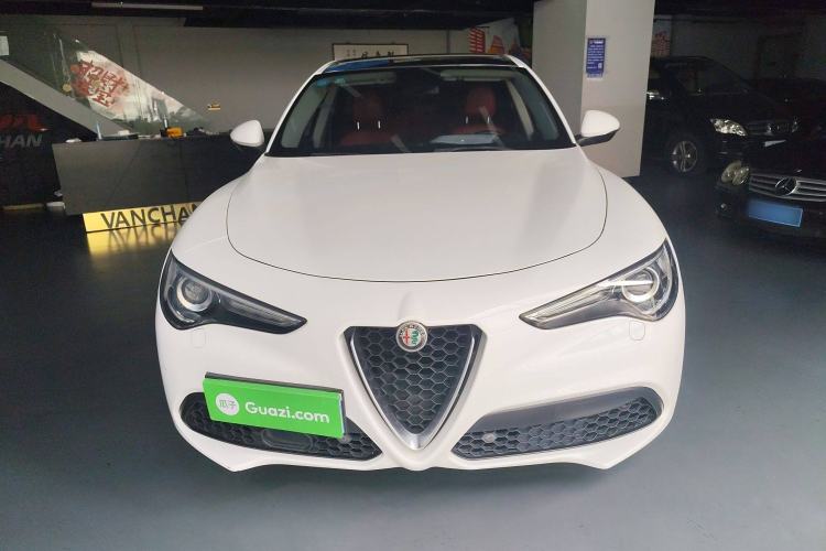 Used Alfa Romeo Stelvio 2017 2.0T 200HP Elite Edition Exterior 1
