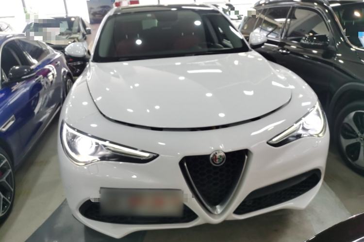 Used Alfa Romeo Stelvio 2017 2.0T 200HP Elite Edition Exterior 1