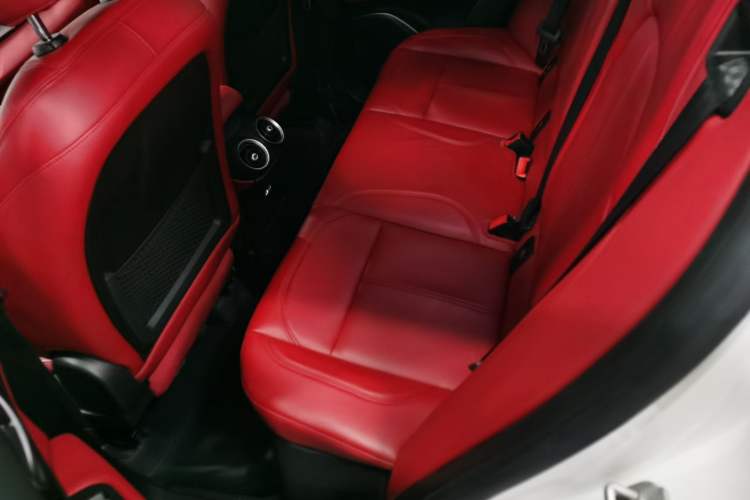 Used Alfa Romeo Stelvio 2017 2.0T 200HP Elite Edition Interior 4