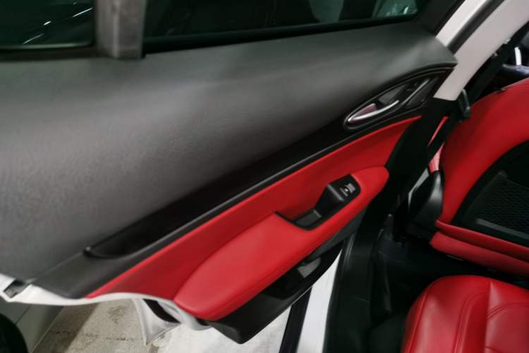 Used Alfa Romeo Stelvio 2017 2.0T 200HP Elite Edition Interior 8