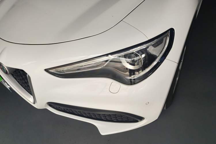 Used Alfa Romeo Stelvio 2017 2.0T 200HP Elite Edition Left Front Headlight