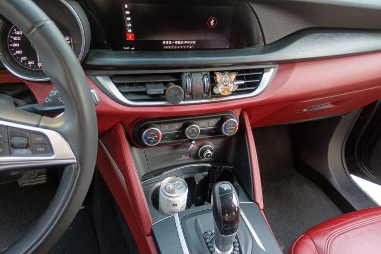 Used Alfa Romeo Stelvio 2017 2.0T 280HP Luxury Edition Audio And AC Panel