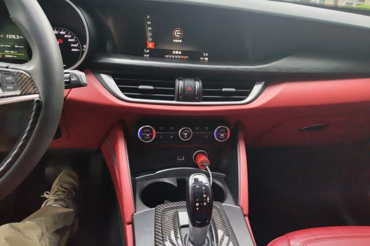 Used Alfa Romeo Stelvio 2017 2.0T 200HP Elite Edition Audio And AC Panel
