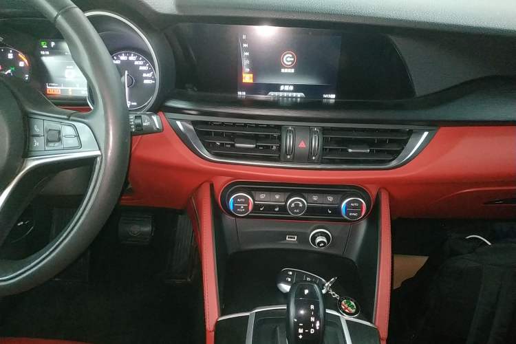 Used Alfa Romeo Stelvio 2017 2.0T 200HP Luxury Edition Audio And AC Panel