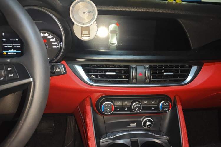 Used Alfa Romeo Stelvio 2017 2.0T 200HP Elite Edition Audio And AC Panel