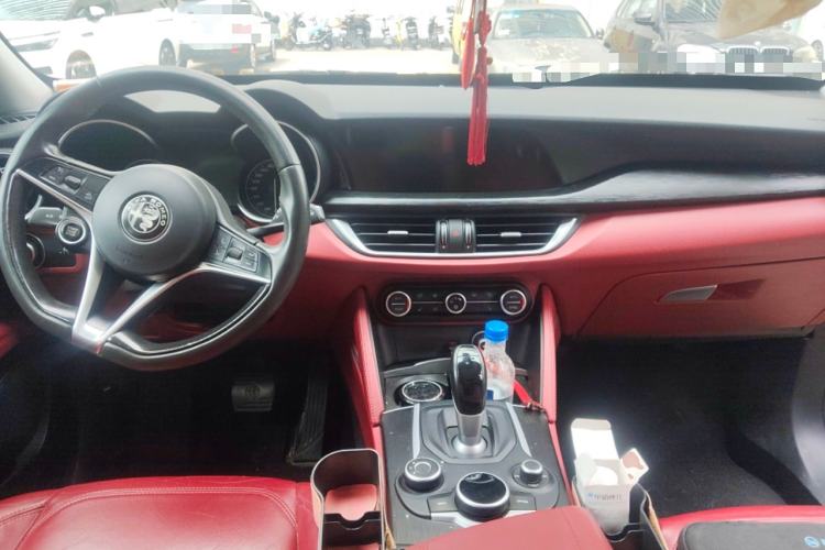Used Alfa Romeo Stelvio 2017 2.0T 200HP Elite Edition Center Console