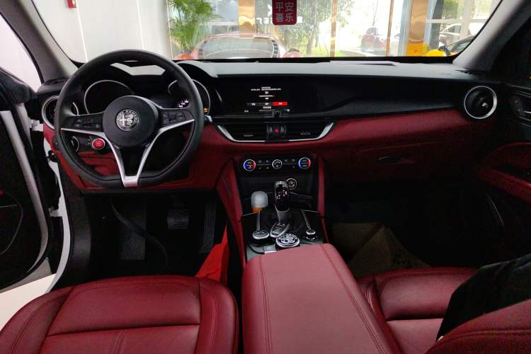 Used Alfa Romeo Stelvio 2017 2.0T 200HP Elite Edition Center Console