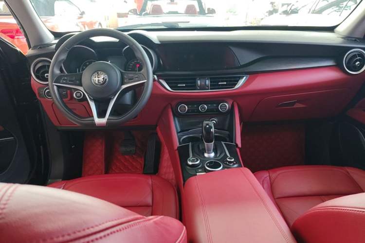 Used Alfa Romeo Stelvio 2017 2.0T 200HP Elite Edition Center Console