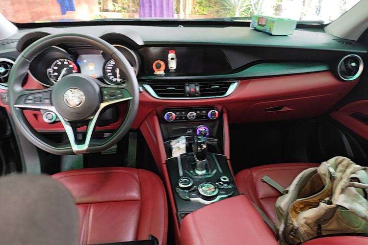Used Alfa Romeo Stelvio 2017 2.0T 200HP Elite Edition Center Console