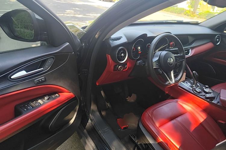 Used Alfa Romeo Stelvio 2017 2.0T 200HP Elite Edition Driver Seat