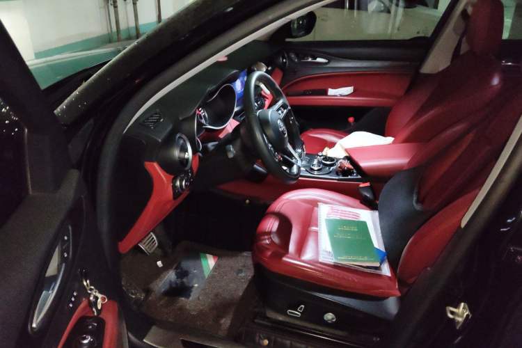 Used Alfa Romeo Stelvio 2017 2.0T 200HP Elite Edition Driver Seat
