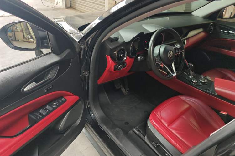 Used Alfa Romeo Stelvio 2017 2.0T 200HP Elite Edition Driver Seat